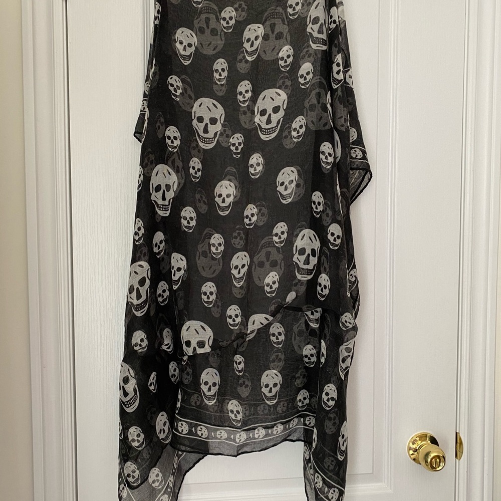 Skull scarf